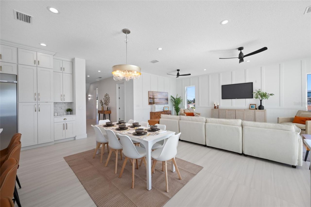 11460 7th Street E, Treasure Island, FL 33706 Photo