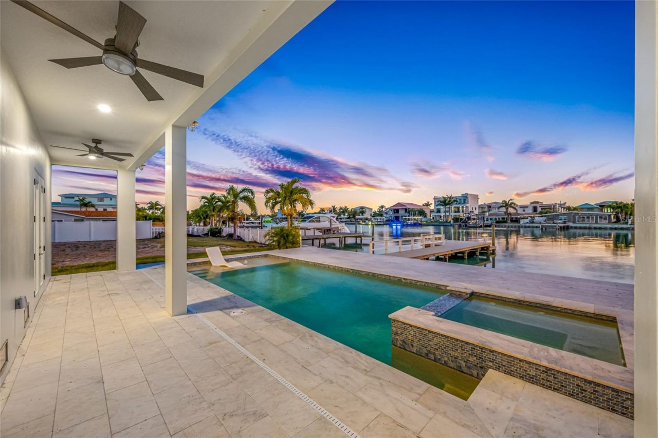 11460 7th Street E, Treasure Island, FL 33706 Photo
