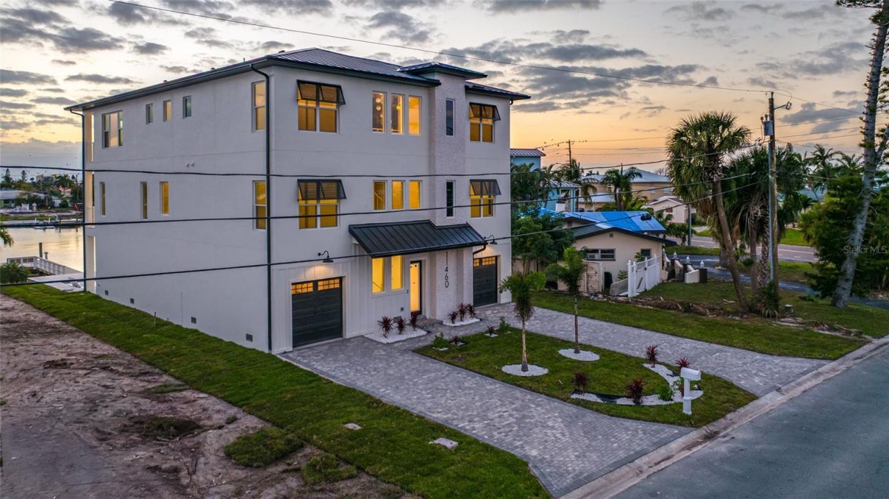 11460 7th Street E, Treasure Island, FL 33706 Photo