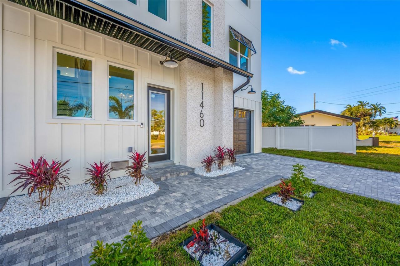 11460 7th Street E, Treasure Island, FL 33706 Photo