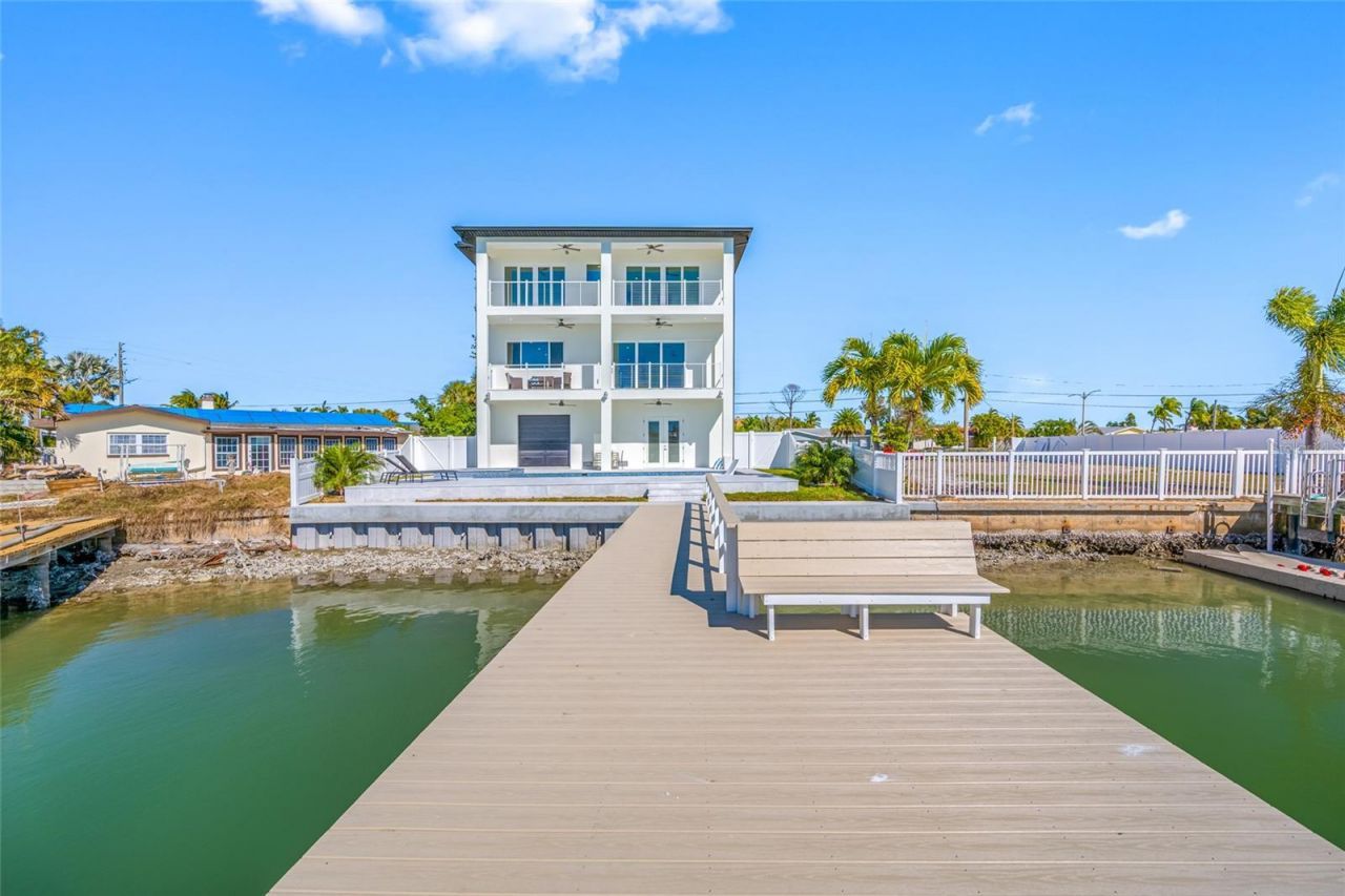 11460 7th Street E, Treasure Island, FL 33706 Photo