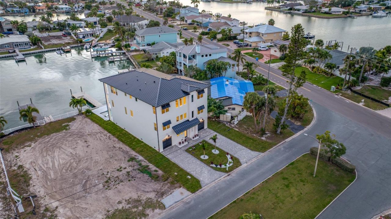 11460 7th Street E, Treasure Island, FL 33706 Photo
