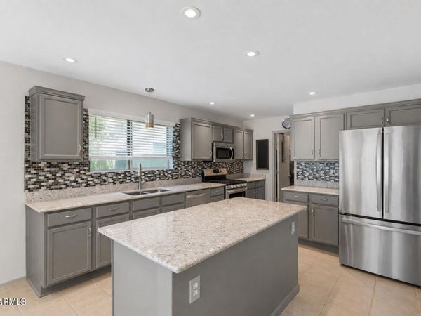 3207 W MOLLY Lane, Phoenix, AZ 85083