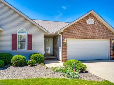 1488 Waters Edge Drive, Akron, OH 44313