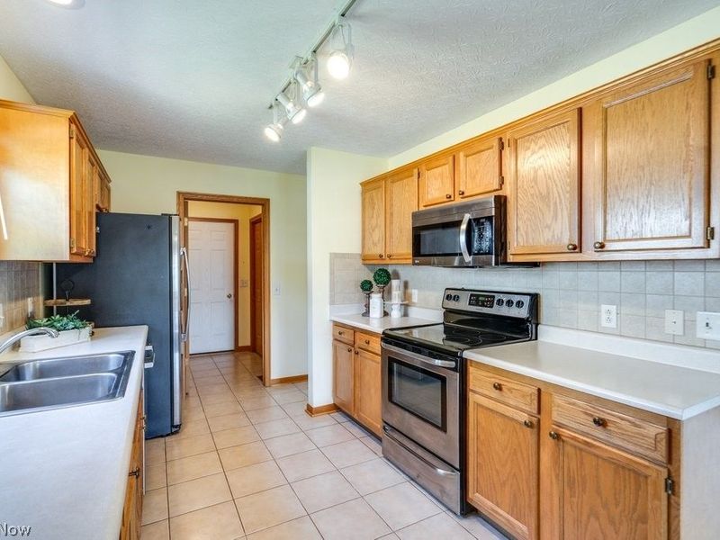 1488 Waters Edge Drive , Akron, OH 44313 Photo 15