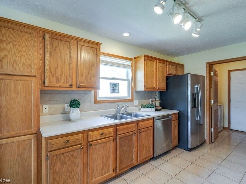 1488 Waters Edge Drive, Akron, OH 44313 Photo 17