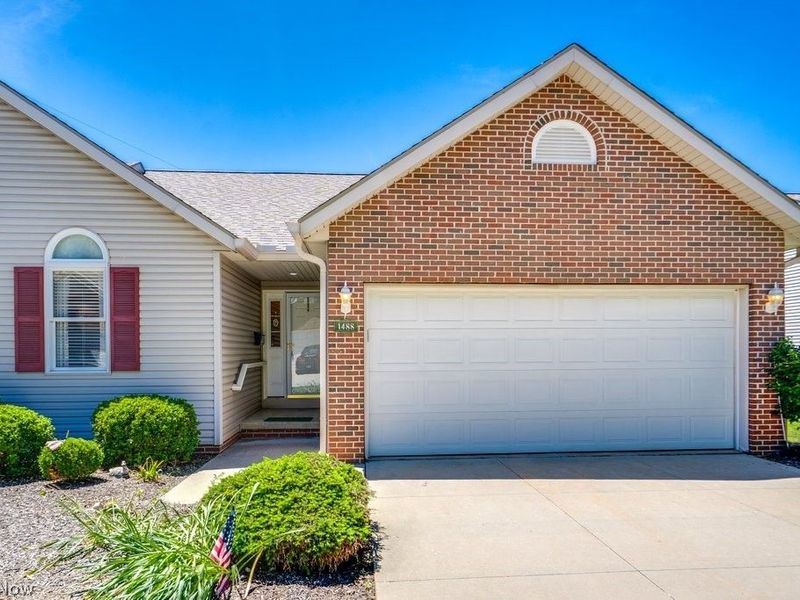 1488 Waters Edge Drive , Akron, OH 44313 Photo 2