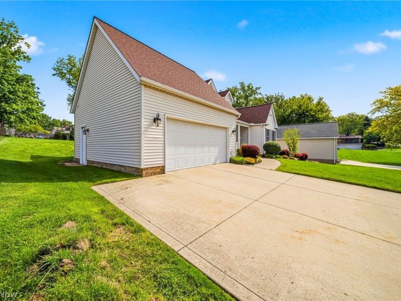 30190 Bonnie View Drive, Wickliffe, OH 44092 Photo 4