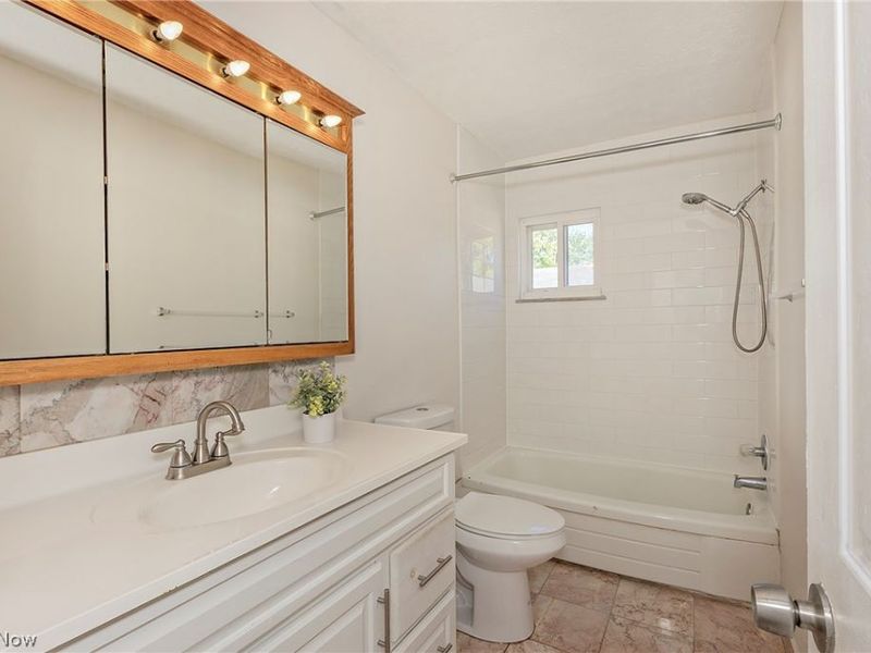 23673 Banbury Circle, Unit 13, Warrensville Heights, OH 44128 Photo 27