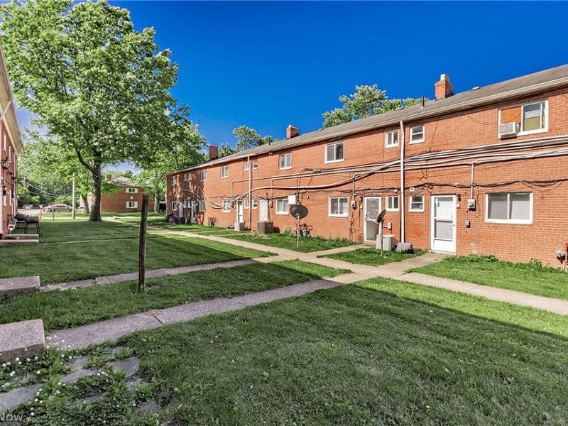 23673 Banbury Circle, Unit 13, Warrensville Heights, OH 44128 Photo 33
