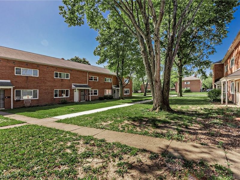 23673 Banbury Circle, Unit 13, Warrensville Heights, OH 44128 Photo 34