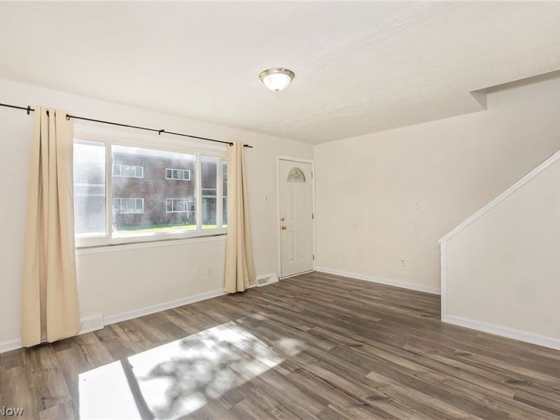 23673 Banbury Circle, Unit 13, Warrensville Heights, OH 44128 Photo 7