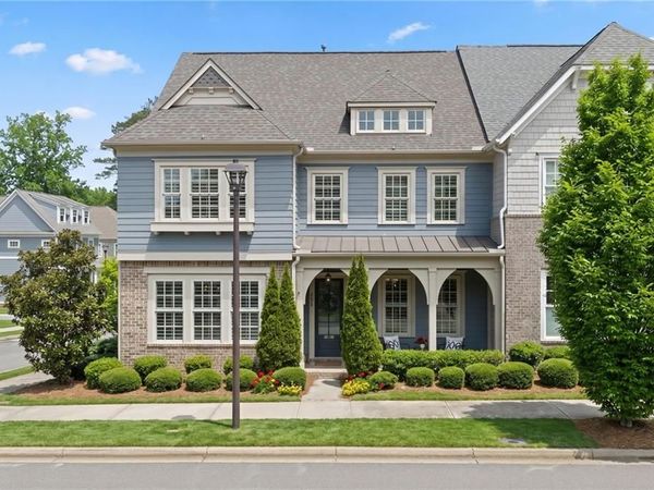 228 Dawson Dr, Woodstock, GA 30188