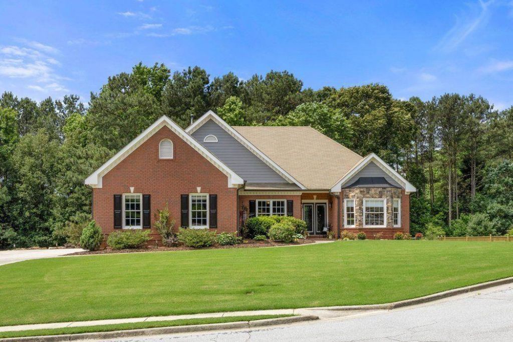 3523 Elinburg Cove Trail , Buford, GA 30519 Main Photo