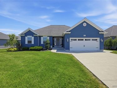 62 Country Club Court, Grand Island, NY 14072