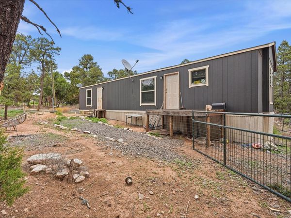 5 Camino Pequeno Loop , Tijeras, NM 87059