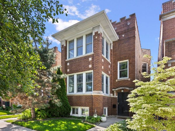 2541 W ARGYLE Street , Chicago, IL 60625