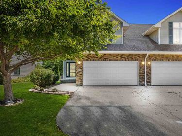 452 N Mckenzie Ln, North Liberty, IA 52317