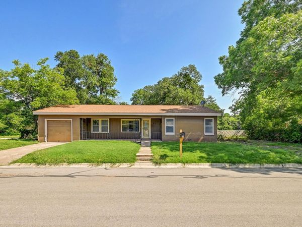 200 E Tate ST, Burnet, TX 78611