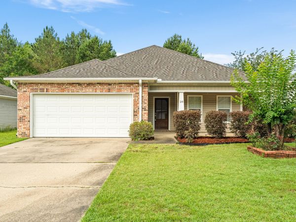 28 Clear Springs, Hattiesburg, MS 39402