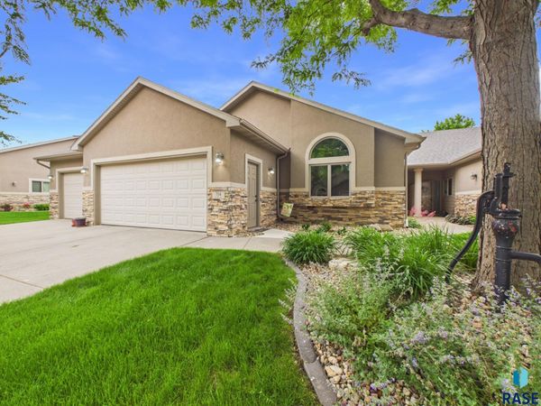 714 70th Pl E E, Sioux Falls, SD 57108