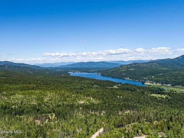 700 Outlook Dr , Cocolalla, ID 83813