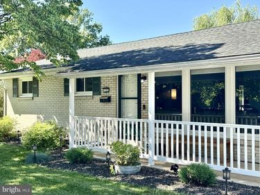 132 YORKSHIRE DRIVE, MECHANICSBURG, PA 17055