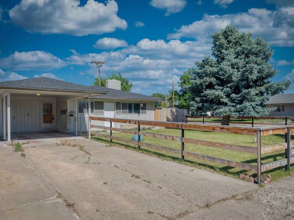 521 N 11th E, Mountain Home, ID 83647