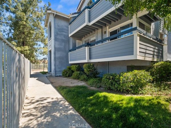26974 Flo Ln , Unit 303, Canyon Country, CA 91351