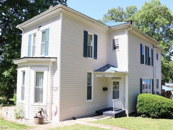 1443 Pleasant Avenue , Wellsburg, WV 26070