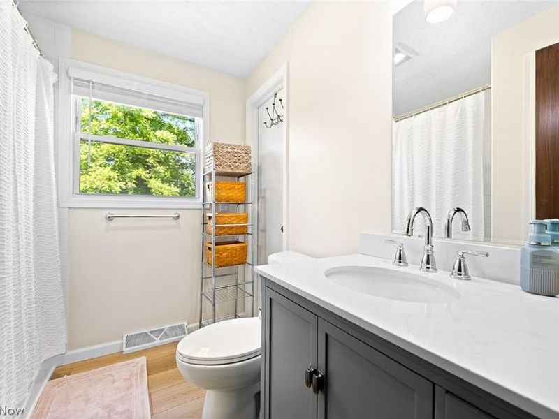 1140 E Maple Street , North Canton, OH 44720 Photo 16