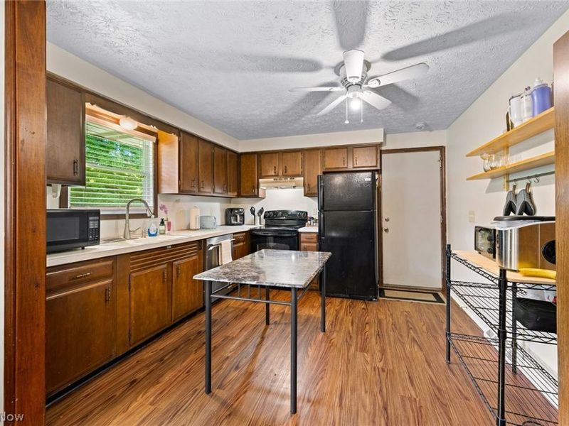1140 E Maple Street , North Canton, OH 44720 Photo 9
