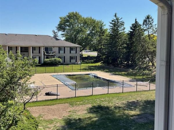 6103 Orchard Lake Road, West Bloomfield Twp, MI 48322