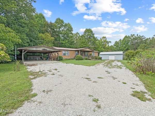 1345 Midway Rd, Crossville, TN 38572