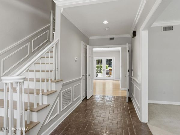 4064 Eastwood Drive, Jackson, MS 39211