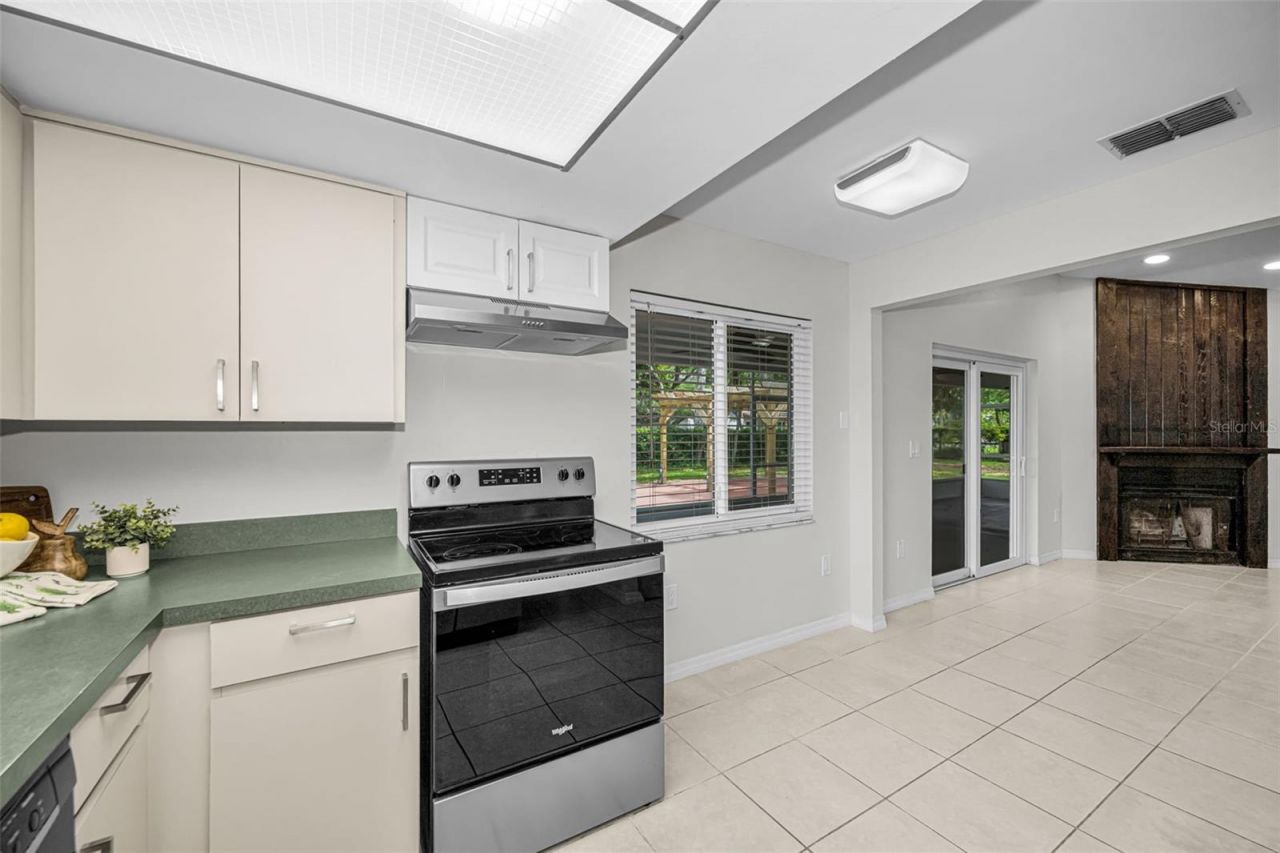 10050 62nd Avenue N, Saint Petersburg, FL 33708 Photo