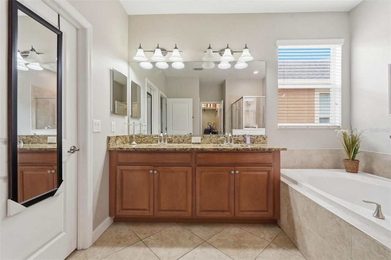 11804 Valhalla Woods Drive , Riverview, FL 33579 Photo
