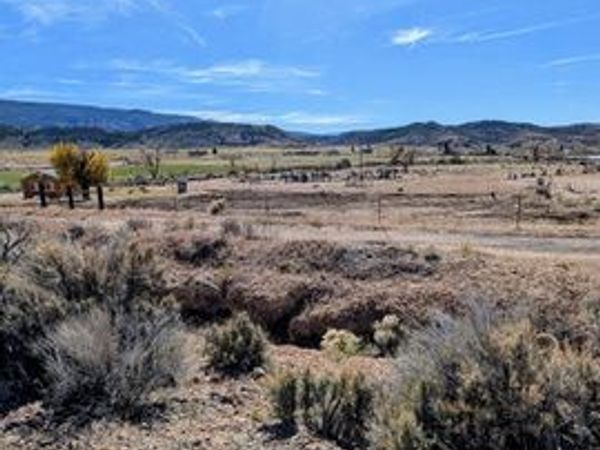 1054 E JAKES PL , Fremont, UT 84747