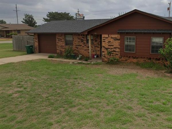193 S Circle Drive, Weatherford, OK 73096