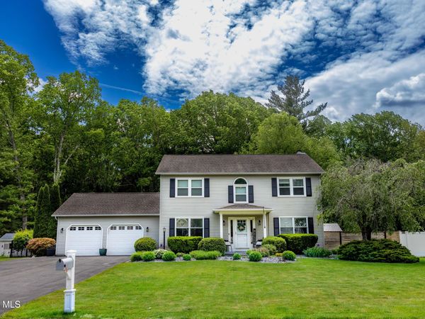 106 Pheasant, Schenectady, NY 12303