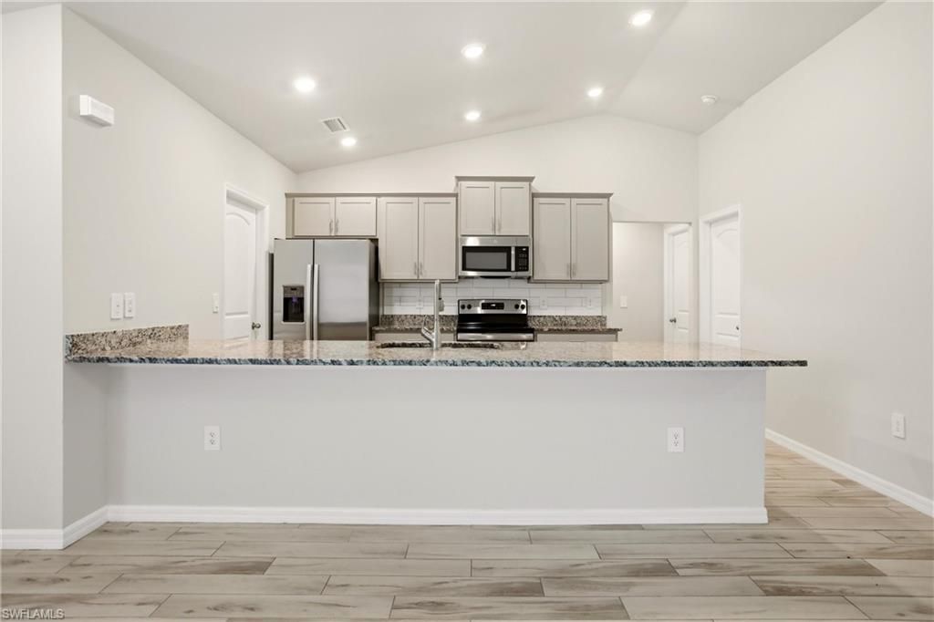 1024 NE 33rd Ln, Cape Coral, FL 33909 Photo