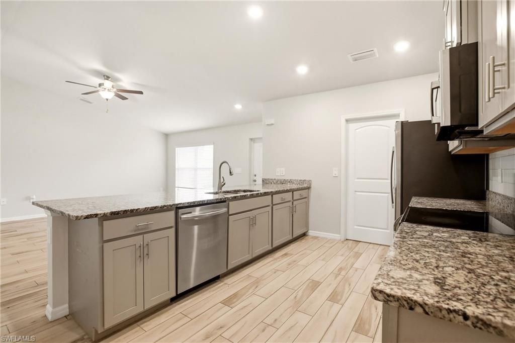 1024 NE 33rd Ln, Cape Coral, FL 33909 Photo