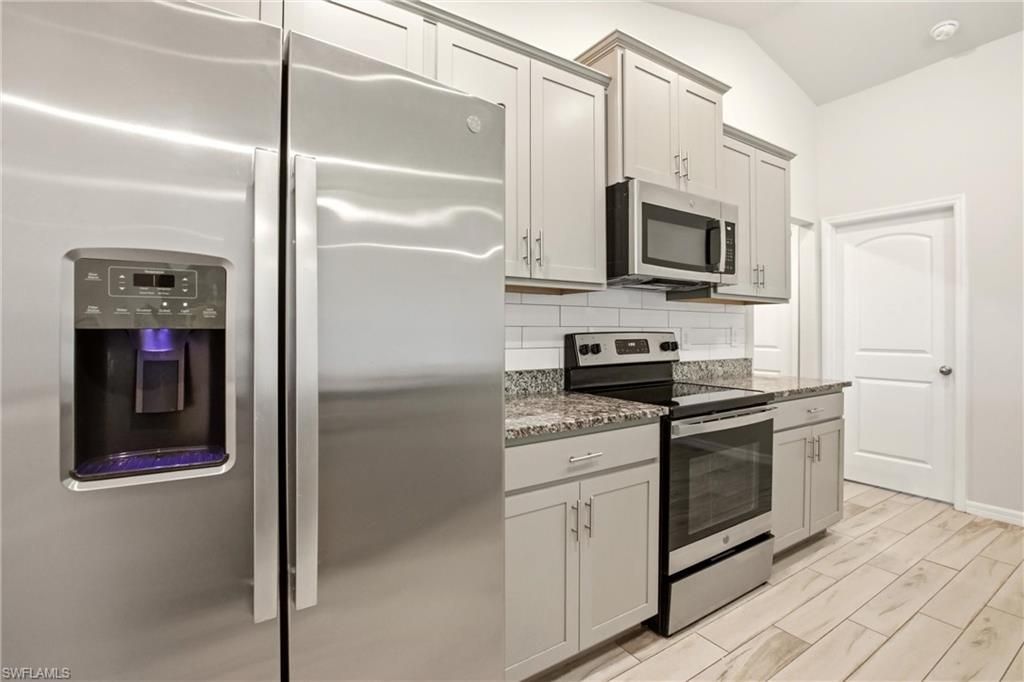 1024 NE 33rd Ln, Cape Coral, FL 33909 Photo