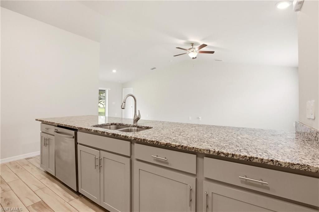 1024 NE 33rd Ln, Cape Coral, FL 33909 Photo