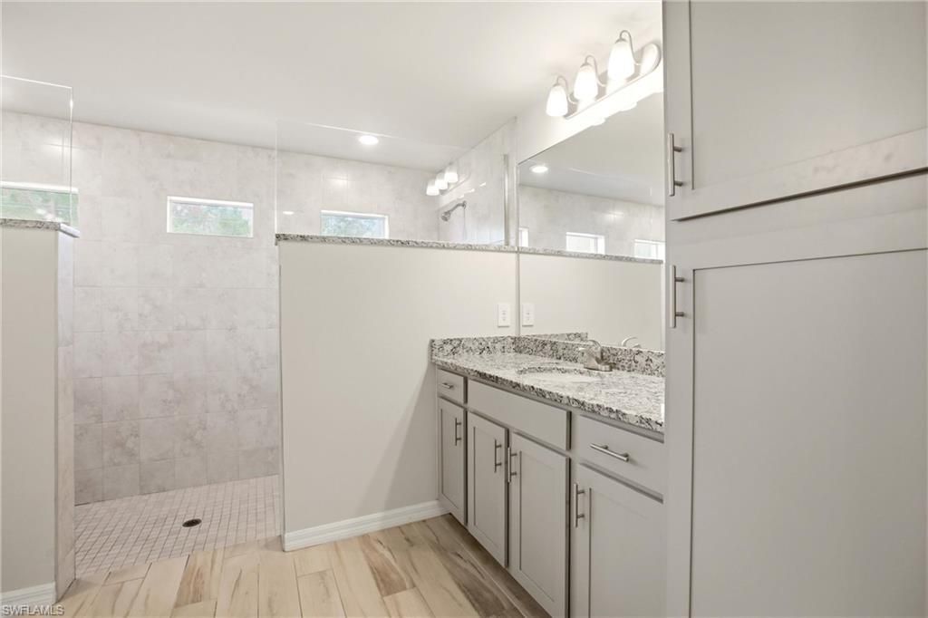 1024 NE 33rd Ln, Cape Coral, FL 33909 Photo