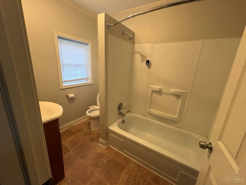 3718 Standish Avenue, Cincinnati, OH 45213 Photo 4
