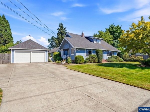 1582 SE Davis St, McMinnville, OR 97128