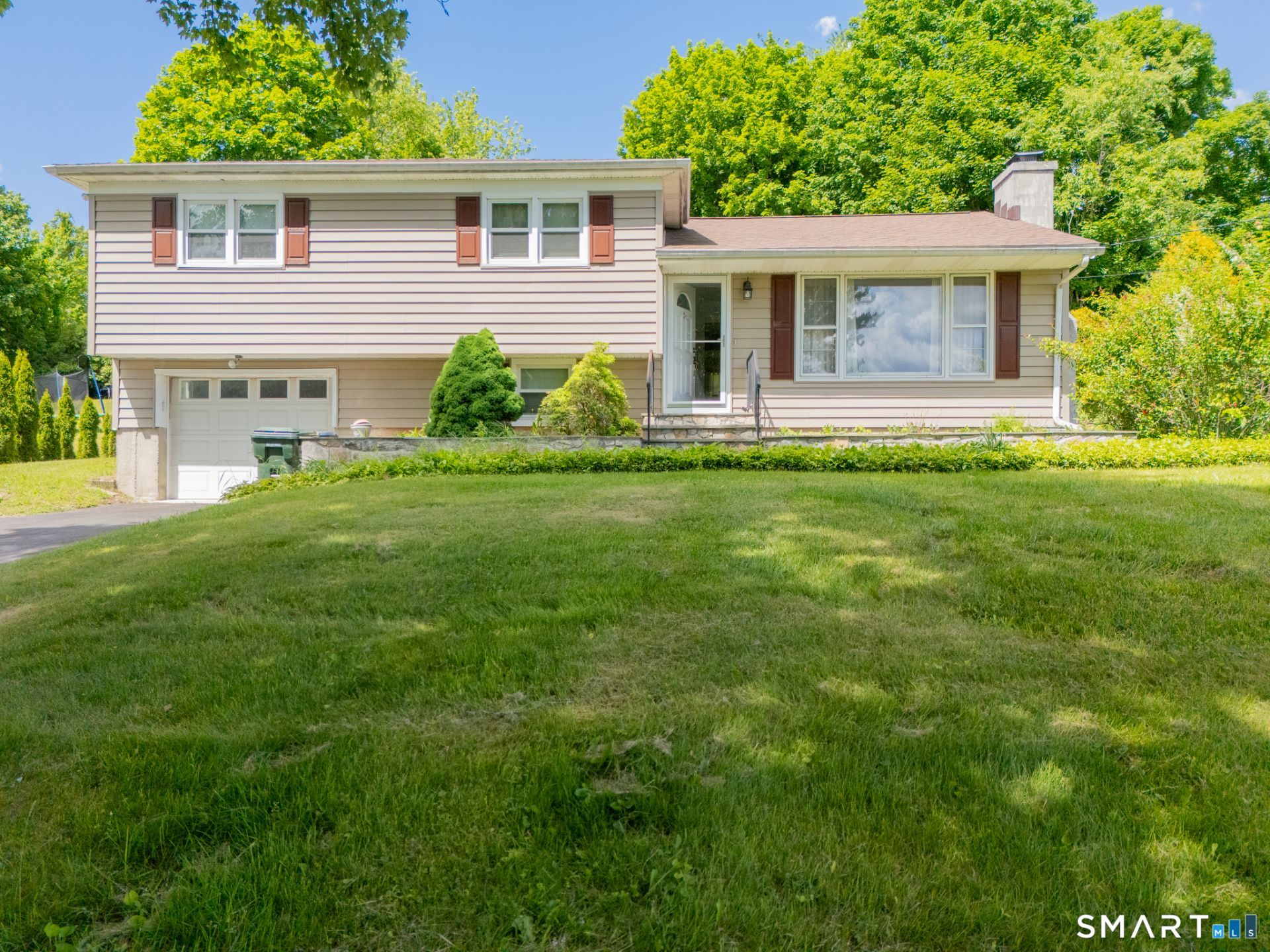 33 Kingswood, Danbury, CT 06811 Main Photo