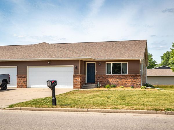 307 Roberts St E, Holmen, WI 54636