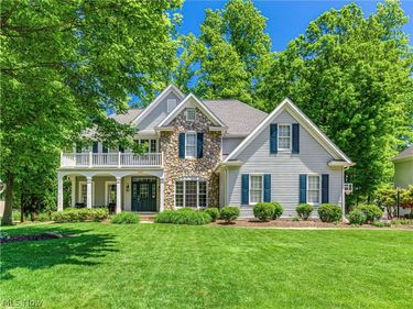 433 Castle Pines Drive, Fairlawn, OH 44333